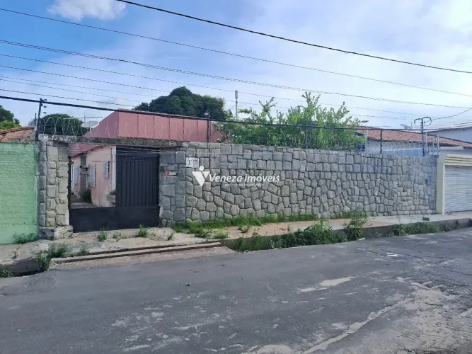 Casa Residencial ou Comercial no São Cristóvão com Piscina e 5 Quartos