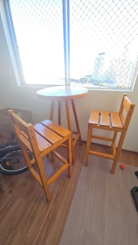 Mesa Bistrô Pinus com 2 Cadeiras