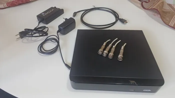 DVR + HD + duas câmeras