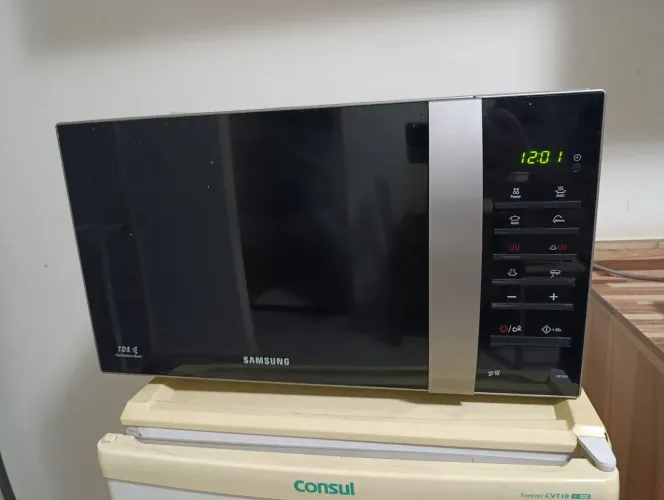 Microondas Samsung Preto