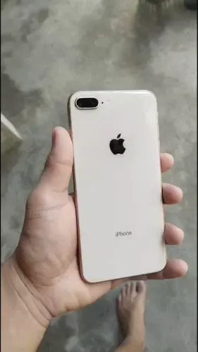 iPhone 8 Plus 