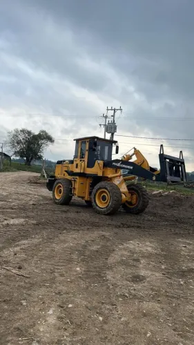 Carregadeira Maxloader 936