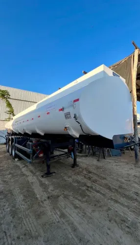 Semirreboque Kronorte tanque de Combustível 3 eixos - Ano 2011