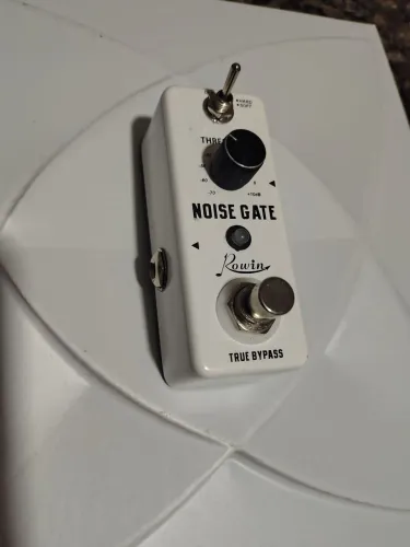 Pedal de guitarra noise gate