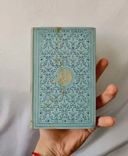 Livro Fables de Jean de La Fontaine