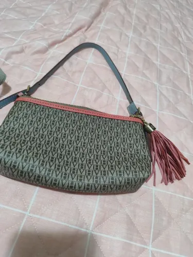 Vendo três bolsas de marca originais Victor Hugo e Michael kroos.