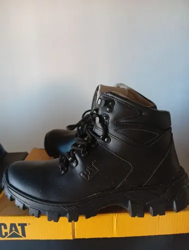 Bota Caterpillar Tam 39 40 pegar Havan ou posto canaã