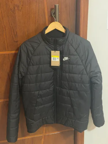 Jaqueta Nike therma Fit preta tamanho P 