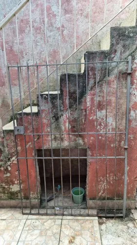 PORTÃO DE FERRO.( 1.24 Comprimento x 1,76 altura ).