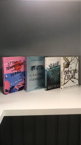 livros fantasia e romance 
