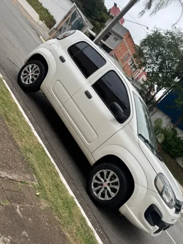 Fiat Uno Attractive 1.0 EVO Fire Flex 8V 5P 2020
