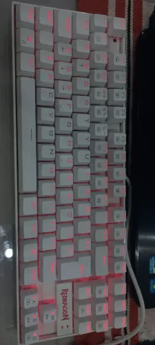Teclado mecânico brilhoso Redragon 