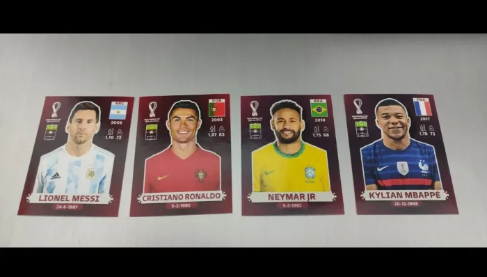 CR7 - Neymar - Messi - Mpabee , figurinhas edição Suiça copa 2022 especiais colecionador