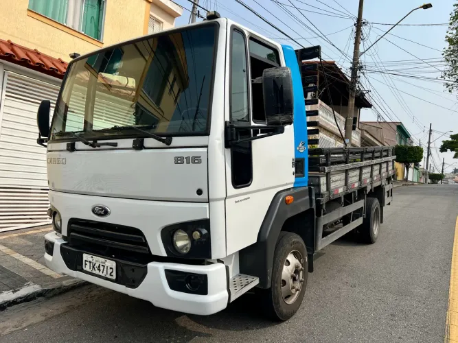 Ford Cargo 816 ano 2015