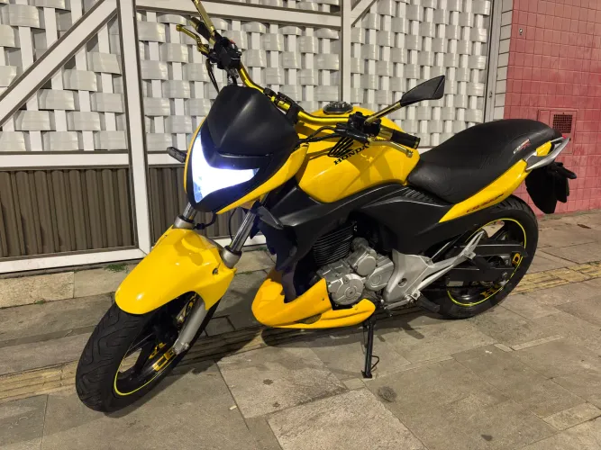 Moto CB300R