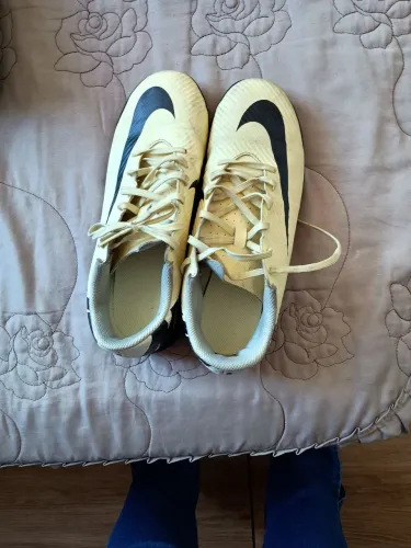 Chuteira society masculina Nike