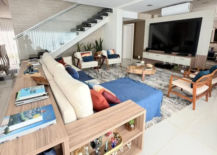 Casa para locação no Condomínio Vale do Arvoredo, com 4 suítes, com 315 m², 4 vagas, Vale