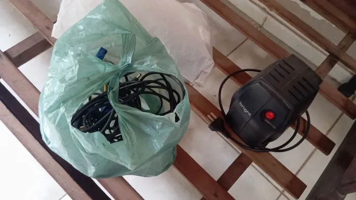 Vendo cabo de Pc e estabilizador TD em ótima condições