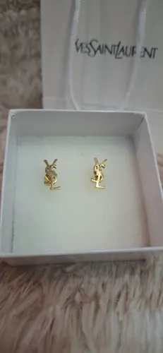 Brinco dourado yves saint laurent novo