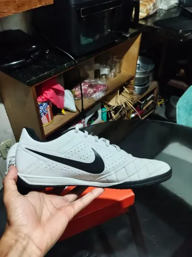Chuteira Nike Beco Branca Futsal Nº 40 - Conservada