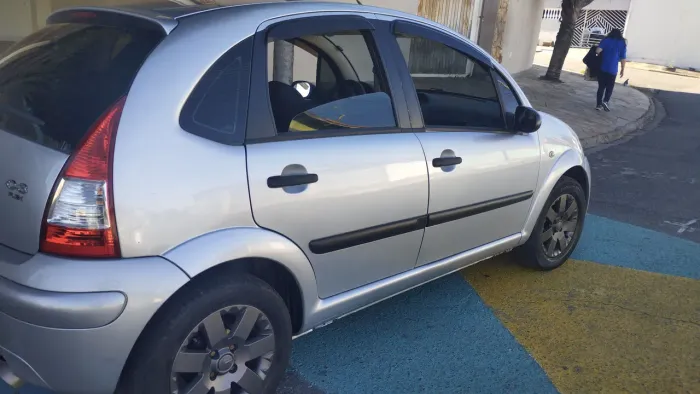 Citroen C3 GLX 1.4/ GLX Sonora 1.4 Flex 8V 5P 2012
