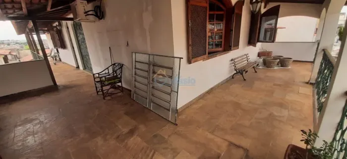 CASA ESTILO COLONIAL COM 05 QUARTOS 04 VAGAS DONA CLARA PAMPULHA .