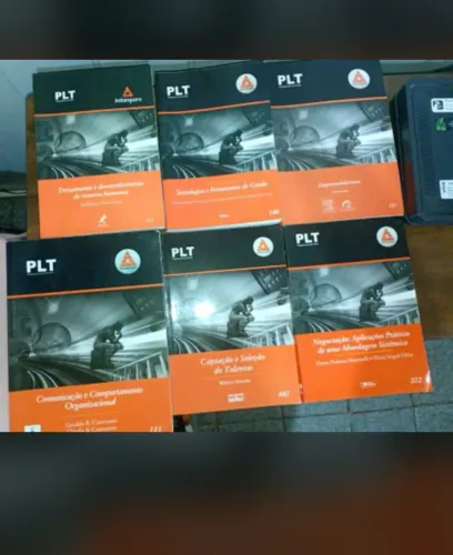 Kit com 6 livros universitários