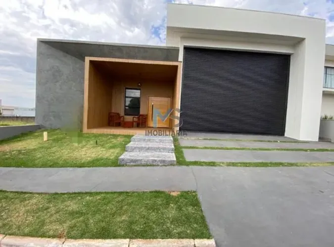 Casa á venda em Condomínio Mirante do Rio Paraná em Porto Rico PR