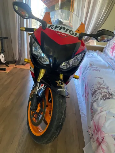 MOTO CBR 1000 FIRE BLADE HONDA REPSOL