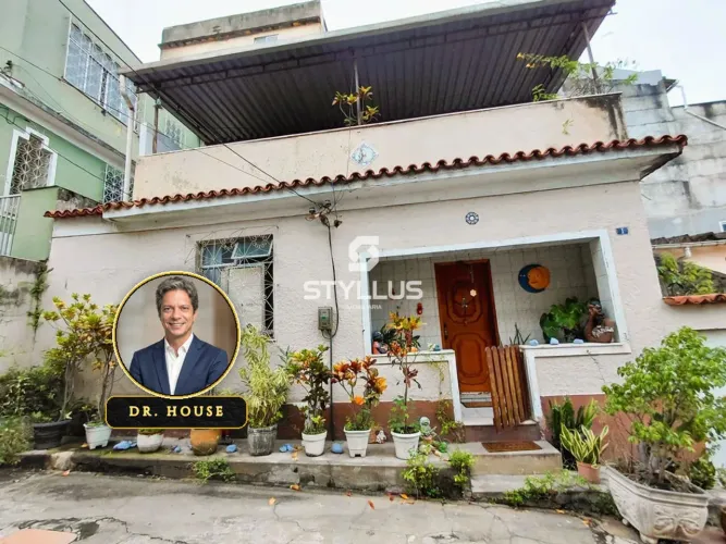 Casa de Vila Charmosa com 3 Quartos e Amplo Terraço no Encantado! M03O
