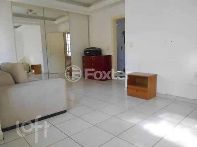 Casa à venda em Partenon com 385 m², 4 quartos, 1 suíte, 4 vagas