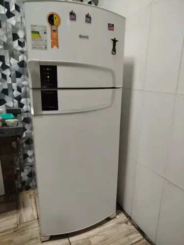 Vende-se geladeira