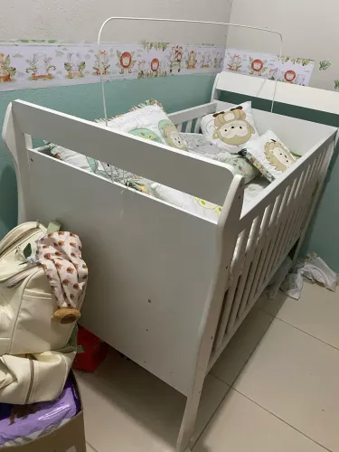 Vendo berço americano que vira cama