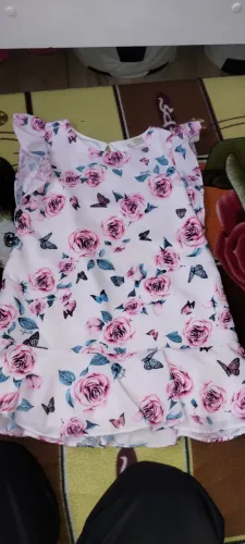 Vendo roupas de menina