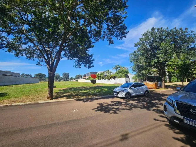 Terreno alto padrão de 1500m² à venda no condomínio Fazenda Santa Maria em Cravinhos/SP (R