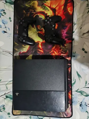 Ps4 desbloqueado 1TB com 40 jogos instalados é loja infinity store 