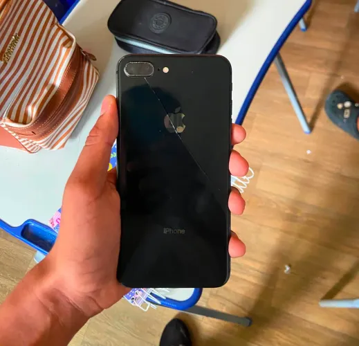 Iphone 8 plus com tela original