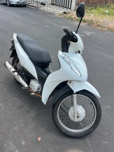Vendo Moto Biz 11.000,00