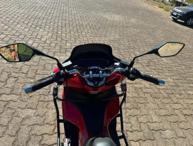 Honda PCX 150 2018 Vermelha - Automática, Econômica e Confortável