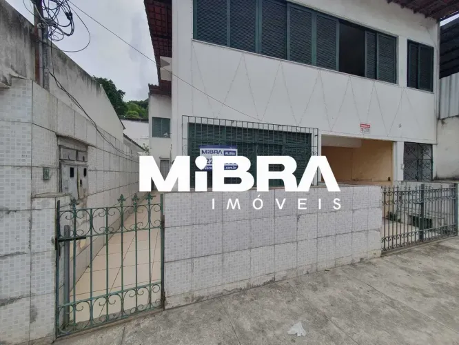 Casa Linear à Venda em Fradinhos 160m² | Ideal para Comércio ou Serviços