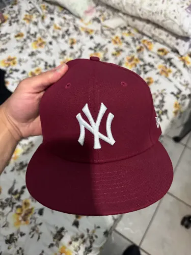 Boné new era NY 59FIfty vinho