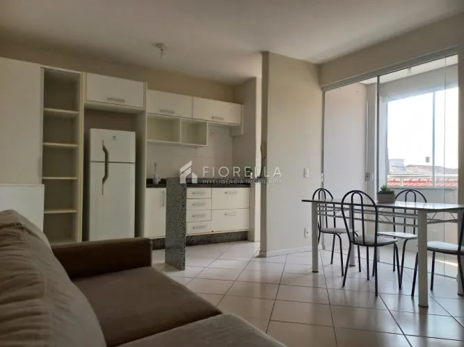 Apartamento de 03 dormitórios para alugar no centro de Palhoça - SC