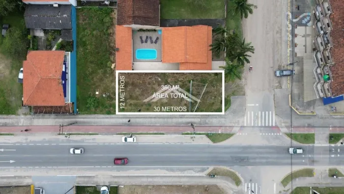 Terreno de esquina na Av. Celso Ramos, a 500 m da praia, Itapema do Norte