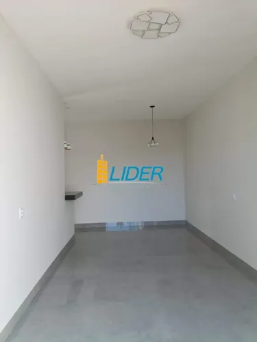 Casa residencial com 2 quartos (1 suíte) à venda no Bairro Aclimação | Uberlândia-MG