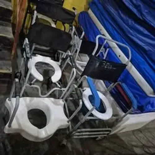 CADEIRAS RODAS BANHO E HIGIÊNICAS