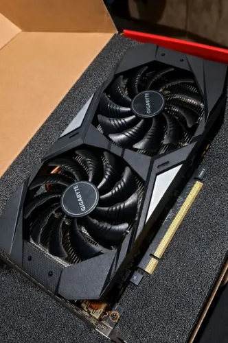 Placa de vídeo RTX 2060 6GB Gigabyte