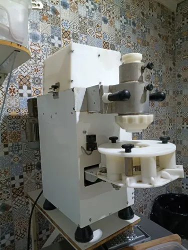Máquina de salgado makitiva