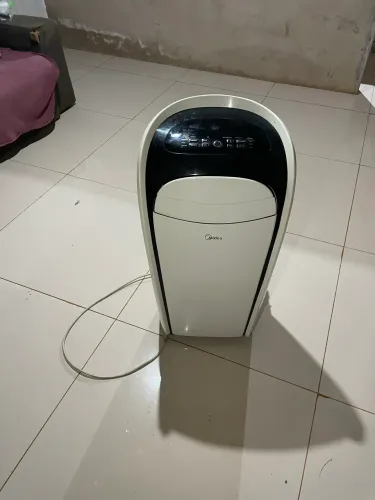 Vende - se um ar-condicionado portátil aceito cartão de crédito e débito