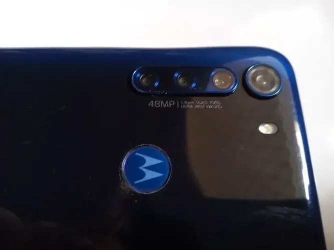 Motorola Moto One Fusion touch trincado, mas funcionando perfeitamente