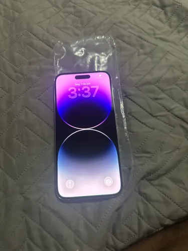 iPhone 14 Pro Max novo, de vitrine.